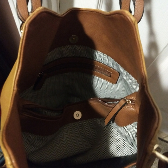 Handbag - Picture 6 of 7